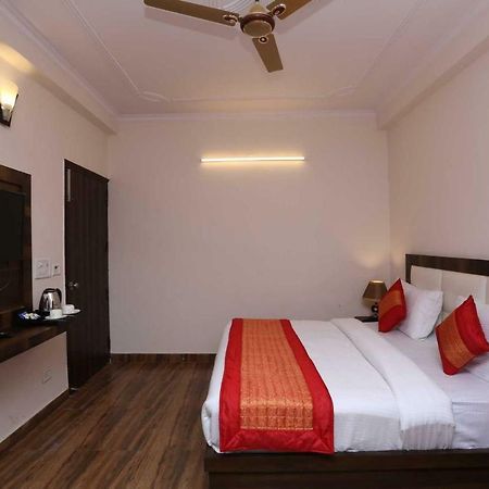 Hotel Sanca International Nowe Delhi Zewnętrze zdjęcie